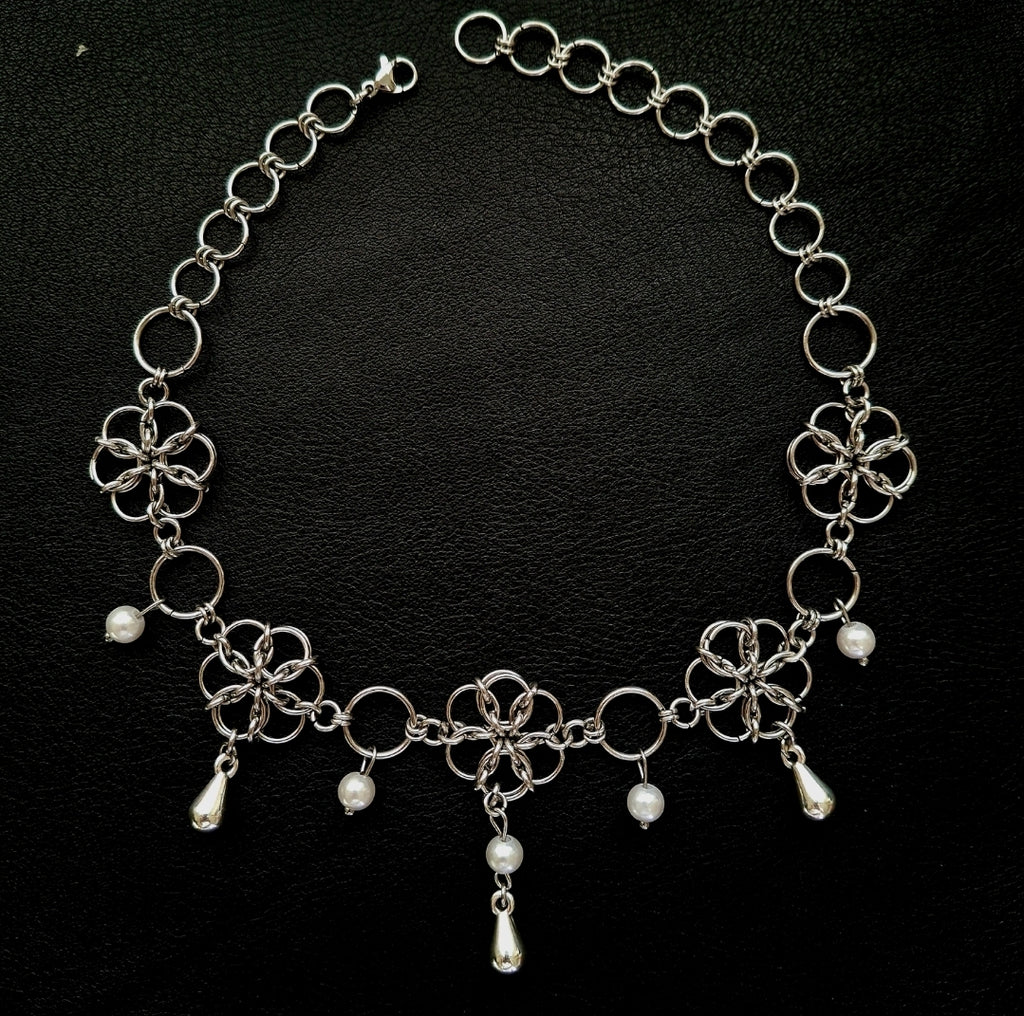 Wisteria Chocker