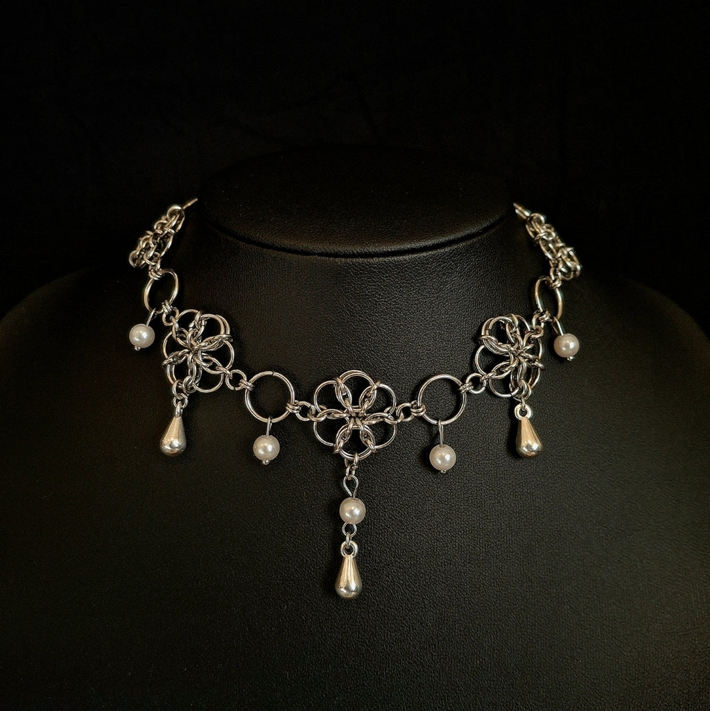 Wisteria Chocker