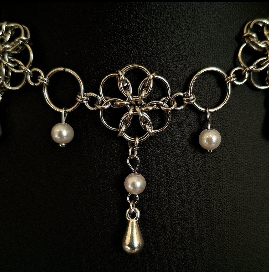 Wisteria Chocker