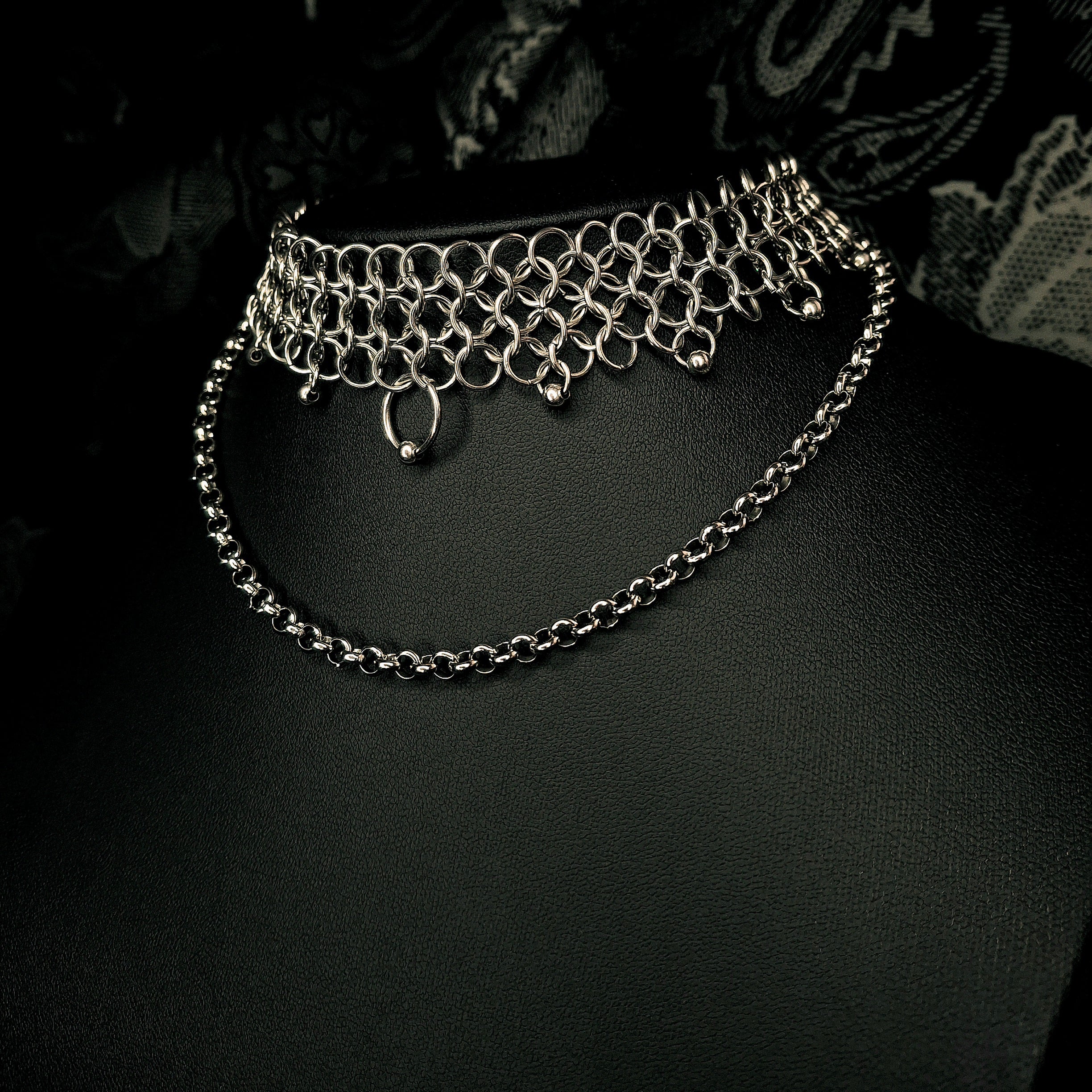 Poppy Chocker