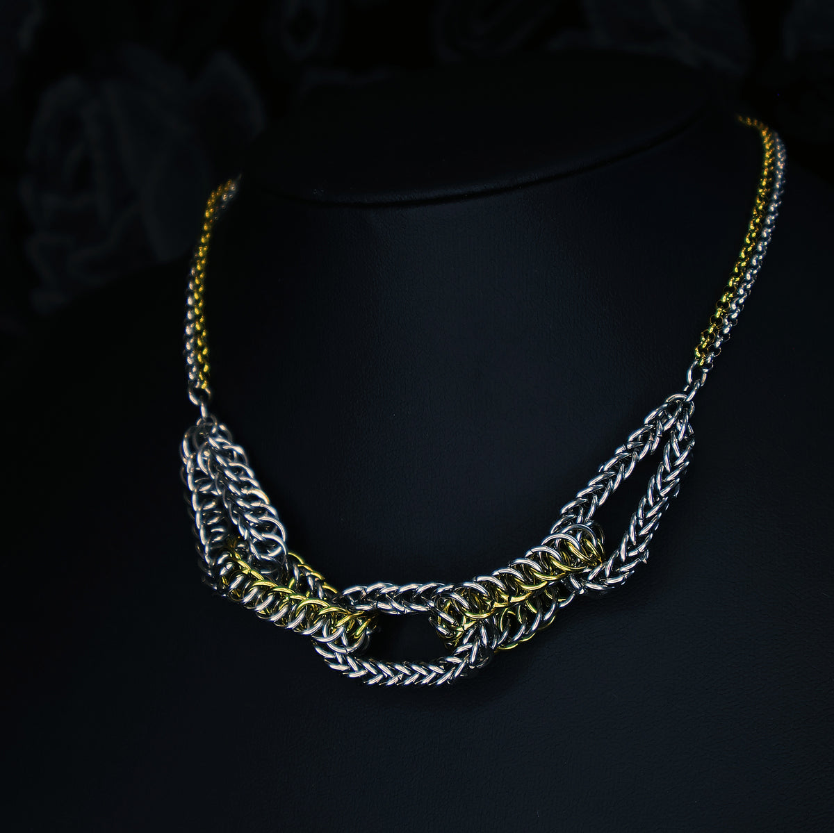 Entrelacè Necklace