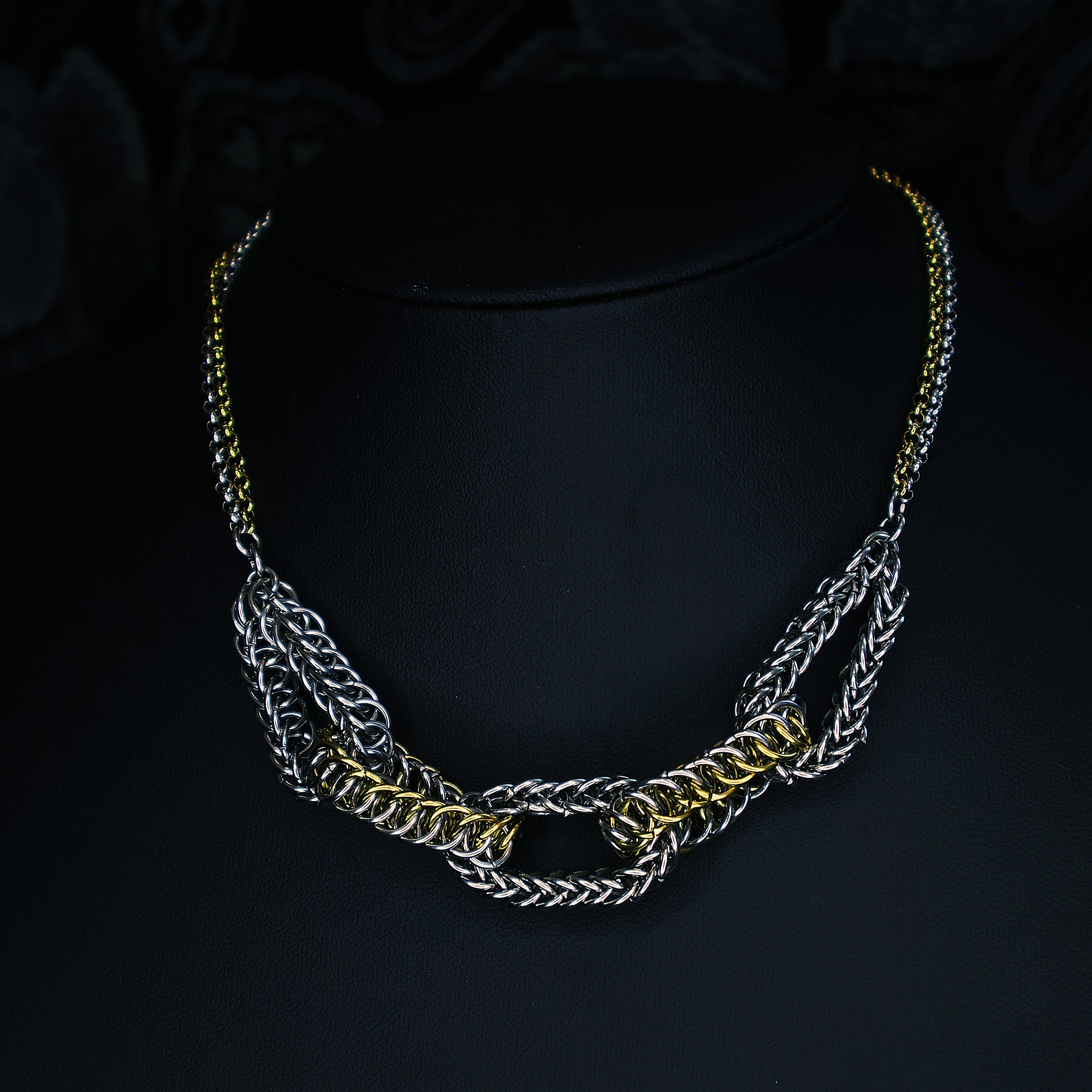 Entrelacè Necklace